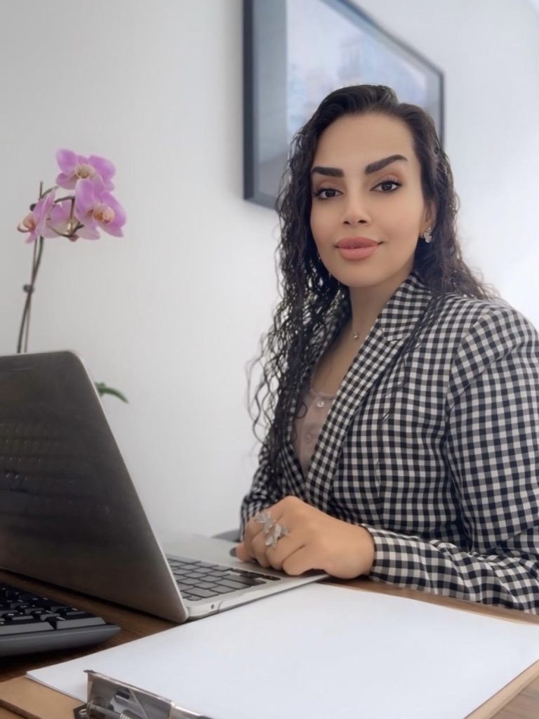 Photo of Farveh Jafaei, counselor