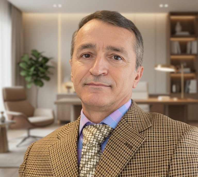 Photo of Reza Eskandari, counselor