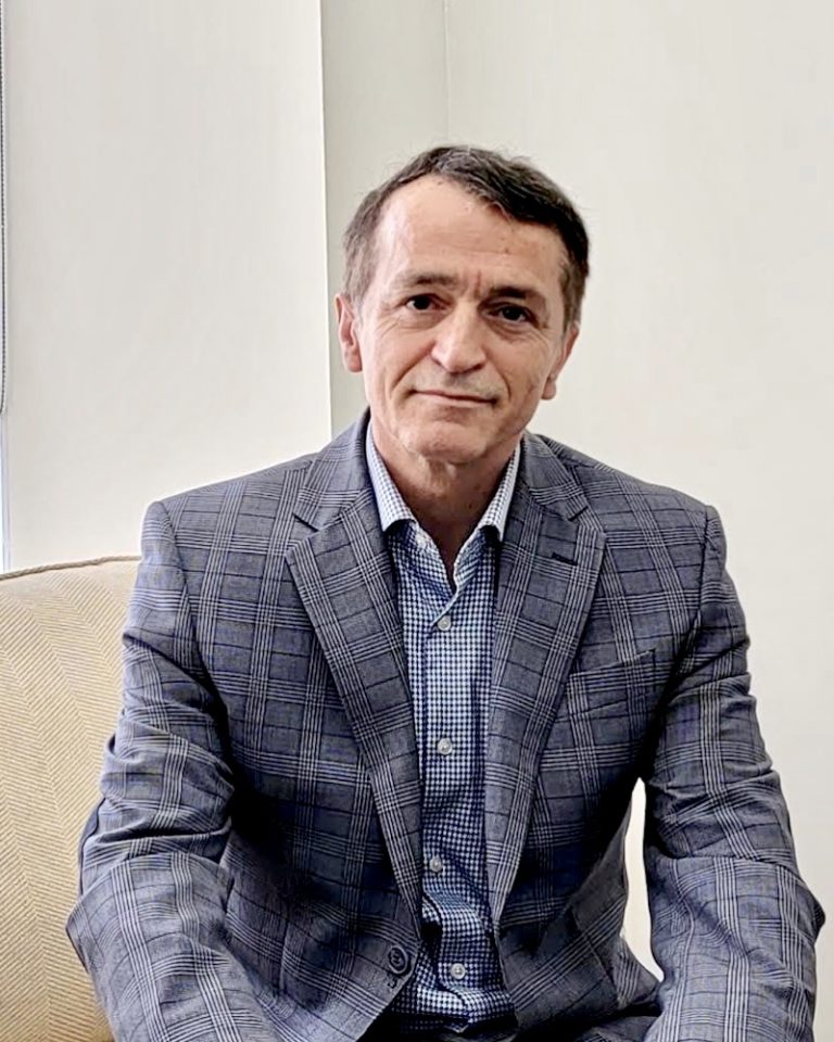 Photo of Reza Eskandari, counselor