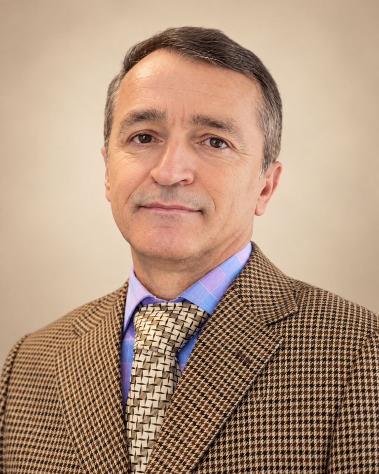 Photo of Reza Eskandari, counselor